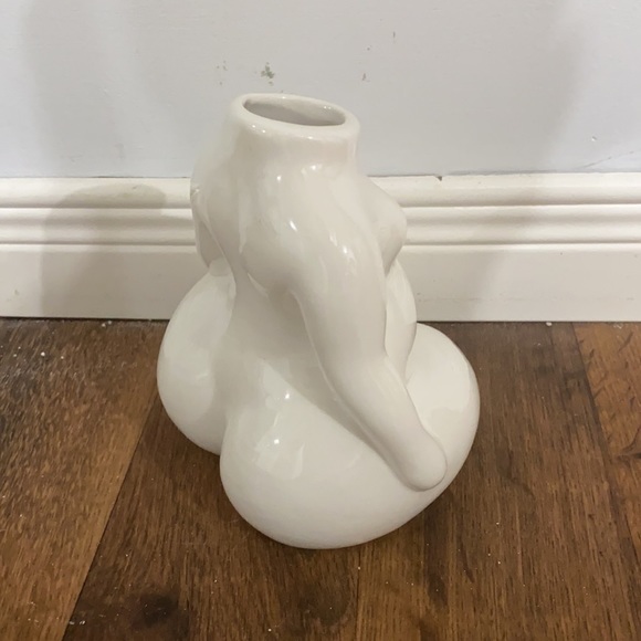 Plus size woman ceramic sculpture - Picture 2 of 2